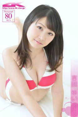 军人边走边吮吸他的花蒂